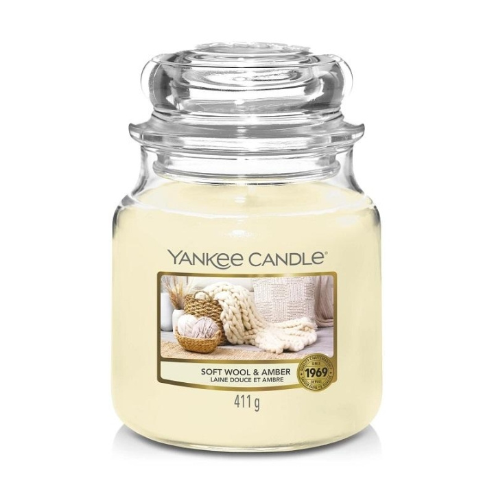 Yankee Candle Classic Medium Jar Soft Wool and Amber 411g in de groep BEAUTY & HEALTH / Geuren & Parfum / Overige geuren / Geurkaarsen bij TP E-commerce Nordic AB (C14047)