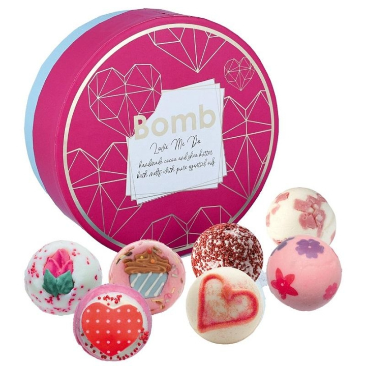 Bomb Cosmetics Love Me Do Gift Box in de groep BEAUTY & HEALTH / Huidsverzorging / Lichaamsverzorging / Bad- en douchegels bij TP E-commerce Nordic AB (C14052)