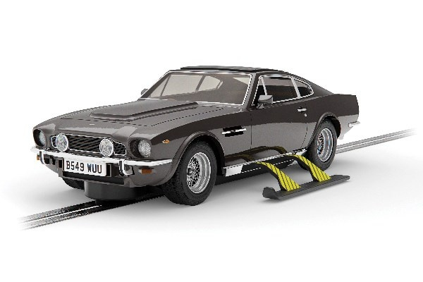 SCALEXTRIC James Bond Aston Martin V8 - The Living Daylights in de groep SPEELGOED, KINDER- & BABYPRODUCTEN / Op afstand bestuurbaar / Autobanen / Auto\'s bij TP E-commerce Nordic AB (C29637)