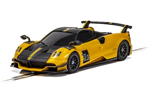 SCALEXTRIC Pagani Huayra BC Roadster 1:32, yellow in de groep SPEELGOED, KINDER- & BABYPRODUCTEN / Op afstand bestuurbaar / Autobanen / Auto\'s bij TP E-commerce Nordic AB (C29644)