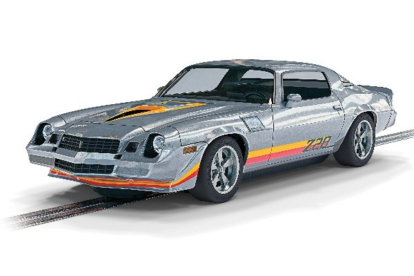 SCALEXTRIC Chevrolet Camaro Z28, silver in de groep SPEELGOED, KINDER- & BABYPRODUCTEN / Op afstand bestuurbaar / Autobanen / Auto\'s bij TP E-commerce Nordic AB (C29677)