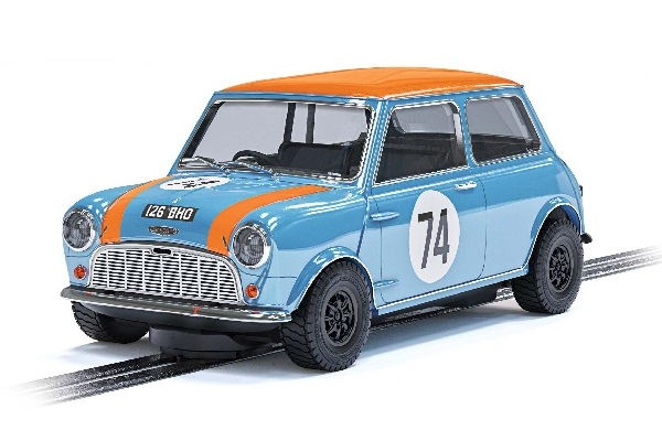 SCALEXTRIC Mini Cooper S Gulf Nick Riley & Gabriele Tarquini in de groep SPEELGOED, KINDER- & BABYPRODUCTEN / Op afstand bestuurbaar / Autobanen / Auto\'s bij TP E-commerce Nordic AB (C29680)