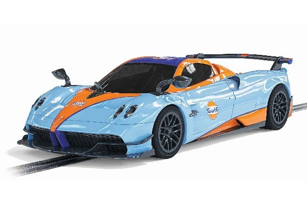 Scalextric Pagani Huayra BC Roadster, Gulf Edition in de groep SPEELGOED, KINDER- & BABYPRODUCTEN / Op afstand bestuurbaar / Autobanen / Auto\'s bij TP E-commerce Nordic AB (C29681)