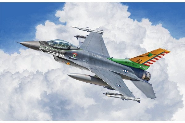 ITALERI 1:48 F-16C Fighting Falcon in de groep SPORT, VRIJE TIJD & HOBBY / Hobby / Kunststof modellen / Vliegtuigen/helikopters bij TP E-commerce Nordic AB (C29820)