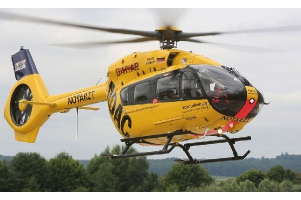 Revell H145 \'ADAC/REGA\' 1:32 in de groep SPORT, VRIJE TIJD & HOBBY / Hobby / Kunststof modellen / Vliegtuigen/helikopters bij TP E-commerce Nordic AB (C29931)