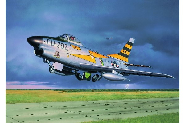 Revell F-86D Dog Sabre in de groep SPORT, VRIJE TIJD & HOBBY / Hobby / Kunststof modellen / Vliegtuigen/helikopters bij TP E-commerce Nordic AB (C30561)