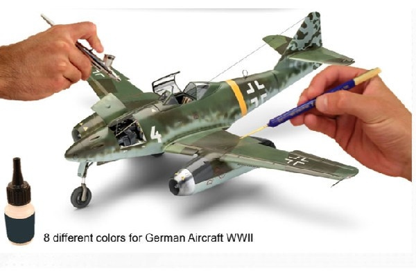 Revell Model Color, German Aircraft WWII 8x17ml in de groep SPORT, VRIJE TIJD & HOBBY / Hobby / Hobbykleuren / Babylampen / Kleur ingesteld bij TP E-commerce Nordic AB (C30622)