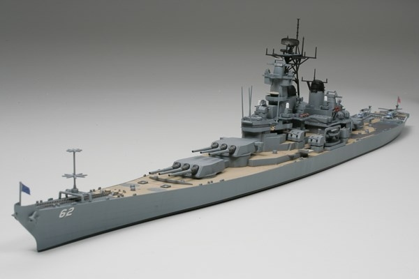 TAMIYA 1/700 U.S. Battleship New Jersey in de groep SPORT, VRIJE TIJD & HOBBY / Hobby / Kunststof modellen / Militaire voertuigen (land) bij TP E-commerce Nordic AB (C31534)