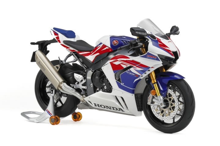 TAMIYA 1/12 Honda CBR1000RR-R FIREBLADE SP 30th in de groep SPORT, VRIJE TIJD & HOBBY / Hobby / Kunststof modellen / Motorfietsen bij TP E-commerce Nordic AB (C31745)