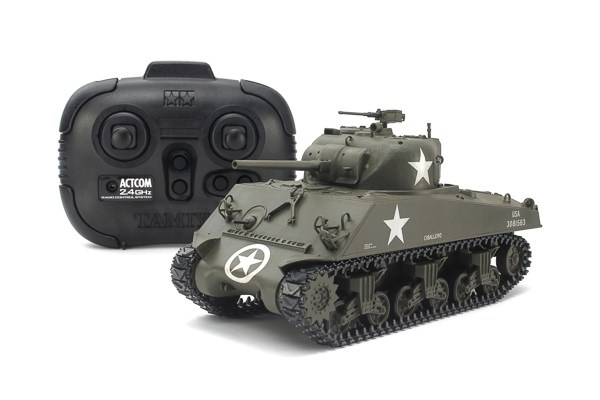 TAMIYA 1/35 R/C U.S. Medium Tank M4A3 Sherman (w/Control) in de groep SPEELGOED, KINDER- & BABYPRODUCTEN / Op afstand bestuurbaar / Overige RC bij TP E-commerce Nordic AB (C31805)