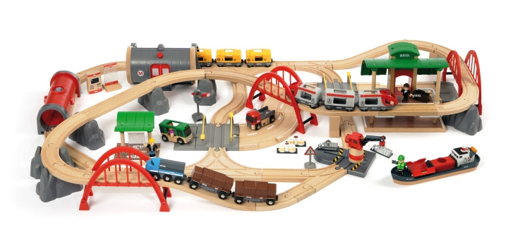 BRIO World 33052 - Deluxe Järnvägsset in de groep SPEELGOED, KINDER- & BABYPRODUCTEN / Speelgoed / Bouwspeelgoed / Brio treinrails bij TP E-commerce Nordic AB (C40388)