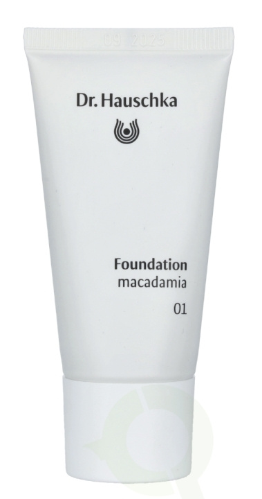 Dr. Hauschka Foundation 30 ml #01 Macadamia in de groep BEAUTY & HEALTH / Makeup / Make-up gezicht / Foundation bij TP E-commerce Nordic AB (C41393)