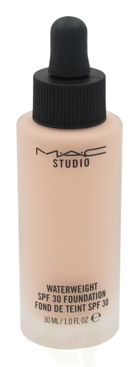 MAC Studio Waterweight Foundation SPF30 30 ml NW18 in de groep BEAUTY & HEALTH / Makeup / Make-up gezicht / Foundation bij TP E-commerce Nordic AB (C41703)