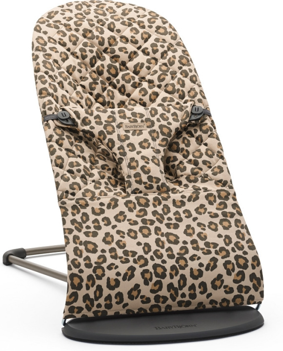 BabyBjörn Bliss sitter, Leopard Beige, bomull in de groep SPEELGOED, KINDER- & BABYPRODUCTEN / Kinderkamer / Kindermeubels bij TP E-commerce Nordic AB (C45214)