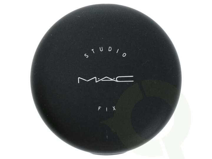 MAC Studio Fix Powder Plus Foundation 15 g NC44.5 in de groep BEAUTY & HEALTH / Makeup / Make-up gezicht / Foundation bij TP E-commerce Nordic AB (C53915)