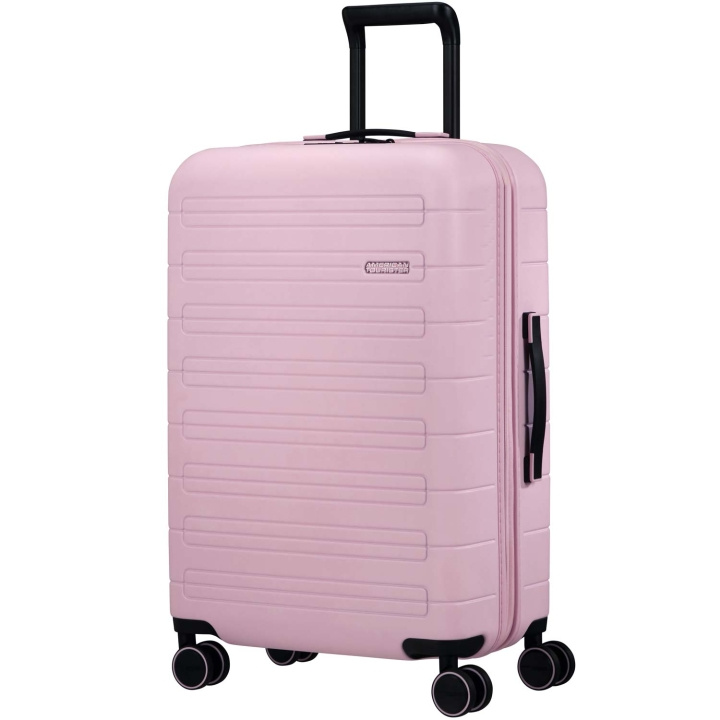 American Tourister Novastream Resväska 67 Exp Rosa in de groep SPORT, VRIJE TIJD & HOBBY / Reisaccessoires / Koffers bij TP E-commerce Nordic AB (C57503)