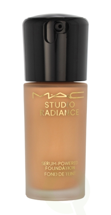 MAC Studio Radiance Serum-Powered Foundation 30 ml NC18 in de groep BEAUTY & HEALTH / Makeup / Make-up gezicht / Foundation bij TP E-commerce Nordic AB (C75948)