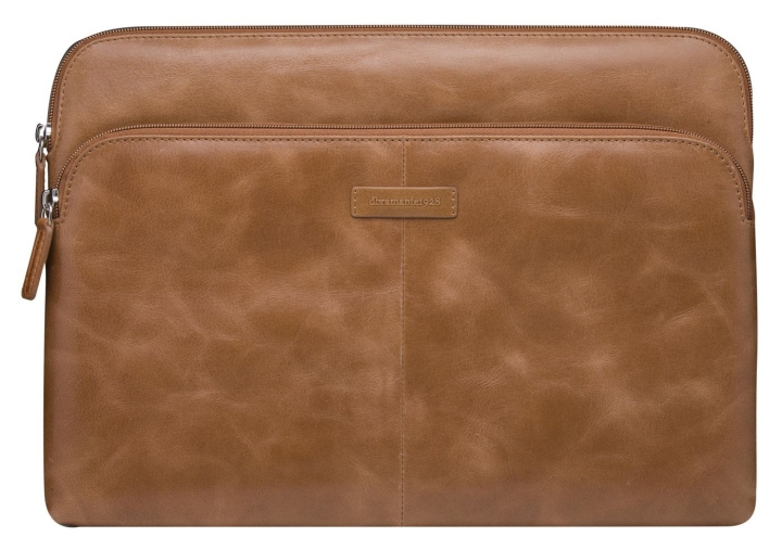 dbramante1928 Skagen Pro+ - MB Pro(2020)/Air(2020) 13 Bruin in de groep COMPUTERS & RANDAPPARATUUR / Laptops & accessoires / Computertassen / Tot 14 inch bij TP E-commerce Nordic AB (C88512)