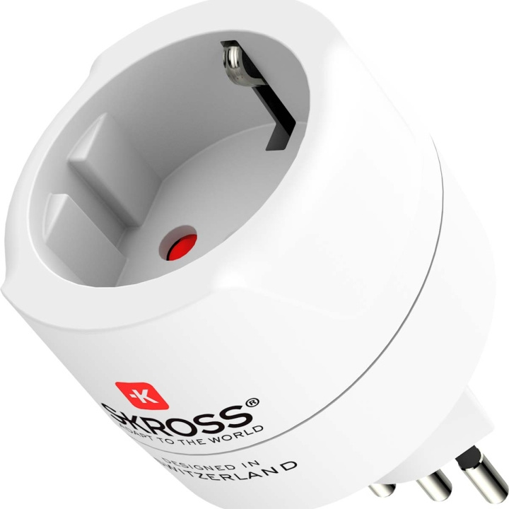 SKROSS Travel adapter Europe to Switzerland + Italy + Brazil - For 2- and 3-pole devices (grounding or Euro-plug) in de groep HUISHOUDEN & TUIN / Elektriciteit & Verlichting / Reisadapters bij TP E-commerce Nordic AB (D05461)