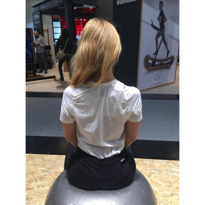 SWEDISH POSTURE T-shirt Dam Posture Reminder Vit L in de groep SPORT, VRIJE TIJD & HOBBY / Accessoires / T-shirts bij TP E-commerce Nordic AB (D09213)
