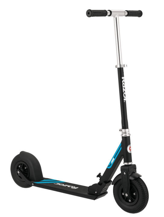 Razor A5 luchtstep - zwart (13073005) in de groep SPEELGOED, KINDER- & BABYPRODUCTEN / Buitenspeelgoed / Fietsen & Steppen bij TP E-commerce Nordic AB (D14871)