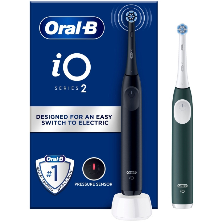 Oral B Eltandborste iO2 Series Duo Night Black / Forest Green in de groep BEAUTY & HEALTH / Mondverzorging / Elektrische tandenborstels bij TP E-commerce Nordic AB (D16509)