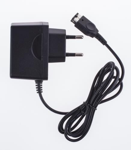 Trade Invaders DS fat/GBA SP AC-adapter (in F&G zakje + label) in de groep HOME ELECTRONICS / Spelconsoles en accessoires / Nintendo 3DS bij TP E-commerce Nordic AB (D17696)