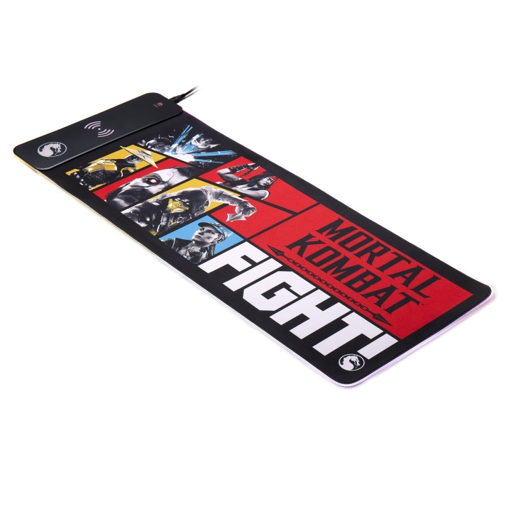 Numskull Mortal Kombat - Grote game-mat & mobiele oplader in de groep COMPUTERS & RANDAPPARATUUR / GAMING / Gaming accessoires bij TP E-commerce Nordic AB (D20395)