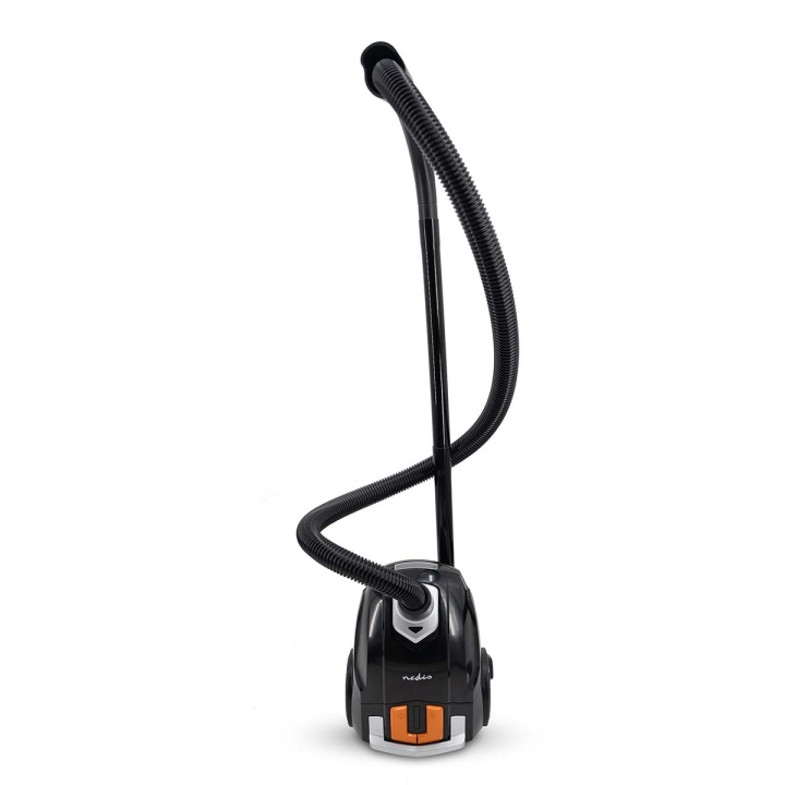 Nedis Stofzuiger | Met Zak | 700 W | Stof capaciteit: 2.0 l | Combi-Borstel | Actieradius: 7.50 m | Hepa 12 | Oranje / Zwart in de groep HUISHOUDEN & TUIN / Schoonmaakproducten / Stofzuigers & Accessoires / Stofzuigers bij TP E-commerce Nordic AB (D20945)