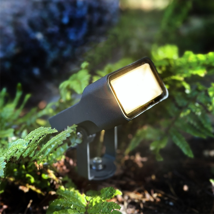 LightsOn Stella Markspot bredstrålande 115° 6W 560lm Grå in de groep HUISHOUDEN & TUIN / Elektriciteit & Verlichting / Buitenverlichting bij TP E-commerce Nordic AB (D21650)