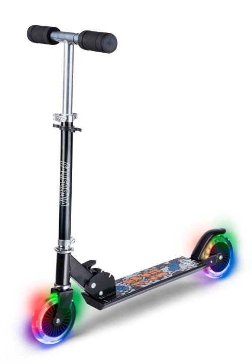 California Zwarte step met LED verlichting (83153) in de groep SPEELGOED, KINDER- & BABYPRODUCTEN / Buitenspeelgoed / Fietsen & Steppen bij TP E-commerce Nordic AB (D21893)