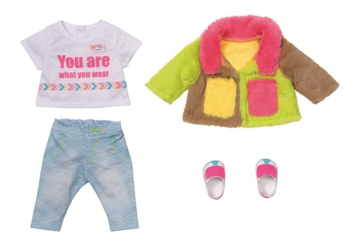 BABY Born Deluxe kleurenjas 43cm (830154) in de groep SPEELGOED, KINDER- & BABYPRODUCTEN / Speelgoed / Docks & Accessoires bij TP E-commerce Nordic AB (D21901)