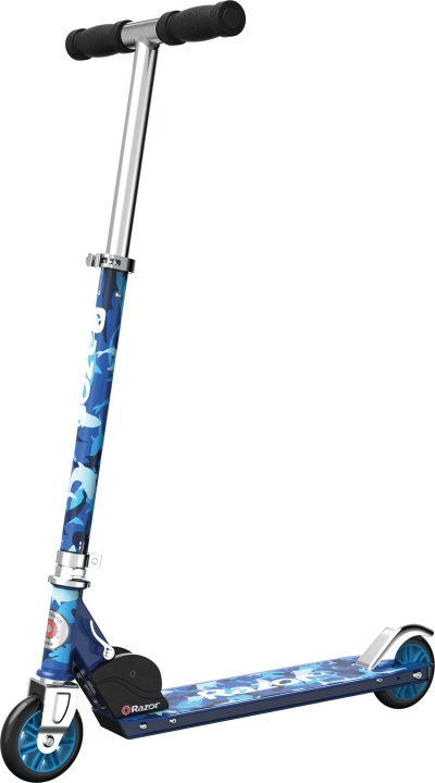 Razor A Shark Camo - Blauw - (13010345) in de groep SPEELGOED, KINDER- & BABYPRODUCTEN / Buitenspeelgoed / Fietsen & Steppen bij TP E-commerce Nordic AB (D24527)