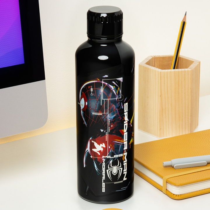 Paladone Miles Morales Metalen Waterfles in de groep SPEELGOED, KINDER- & BABYPRODUCTEN / Eten & Drinken / Babyflessen & Accessoires bij TP E-commerce Nordic AB (D28757)