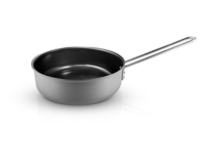 Eva Trio Grey Line Sautépan - Grijs - 24 cm in de groep HUISHOUDEN & TUIN / Keukengerei / Potten & Pannen bij TP E-commerce Nordic AB (D31072)