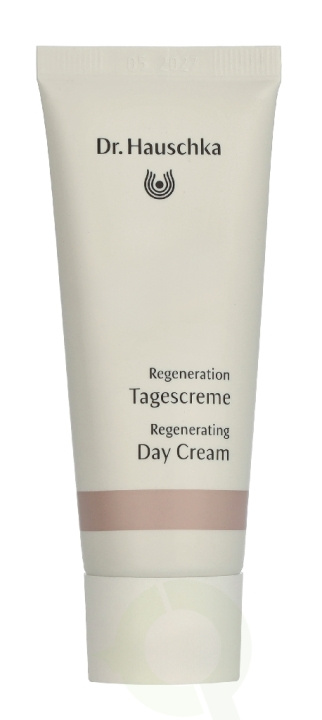 Dr. Hauschka Regeneration Day Cream 40 ml in de groep BEAUTY & HEALTH / Huidsverzorging / Gezicht / Dagcrème bij TP E-commerce Nordic AB (D33159)