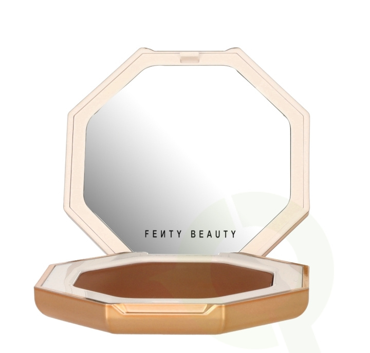 Fenty Beauty Cheeks Out Freestyle Cream Bronzer 6.23 g #04 Hunnie Glaze in de groep BEAUTY & HEALTH / Makeup / Make-up gezicht / Rouge / Bronzer bij TP E-commerce Nordic AB (D34075)