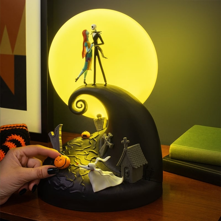 Paladone Nightmare Before Christmas-diorama-lamp in de groep SPEELGOED, KINDER- & BABYPRODUCTEN / Kinderkamer / Babylampen / Tafellampen bij TP E-commerce Nordic AB (D41155)