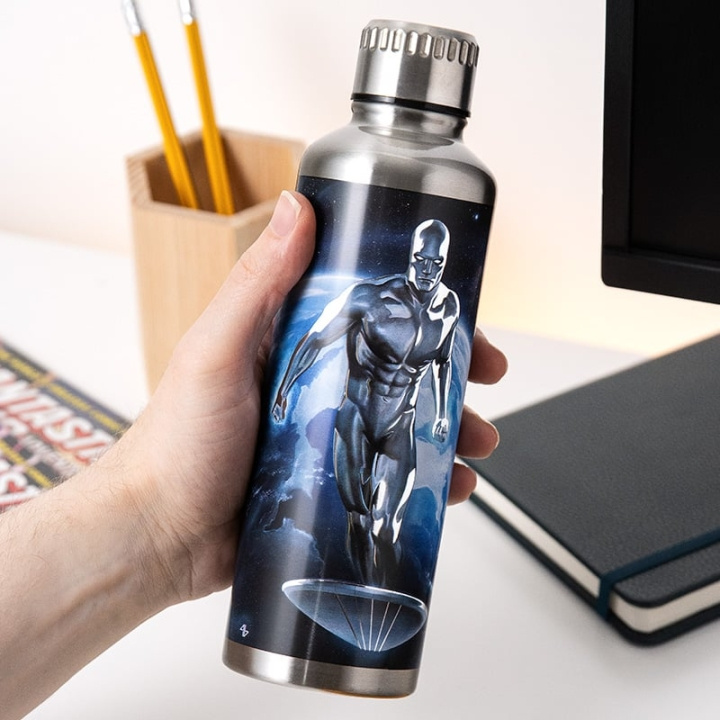 Paladone Silver Surfer metalen drinkfles in de groep SPORT, VRIJE TIJD & HOBBY / Buitenrecreatie / Thermosflessen & Waterflessen bij TP E-commerce Nordic AB (D41401)