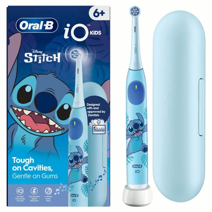 Oral B Eltandborste iO2 Junior Stitch + resefordral in de groep BEAUTY & HEALTH / Mondverzorging / Elektrische tandenborstels bij TP E-commerce Nordic AB (D42831)