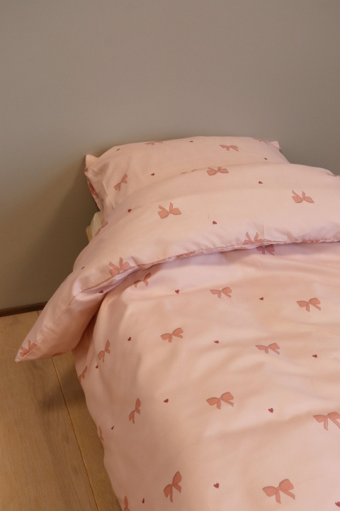 BrandMac Beddengoed - Volwassen maat 140 x 200 cm - Roze strik (1029587) in de groep HUISHOUDEN & TUIN / Interieur / Beddengoed bij TP E-commerce Nordic AB (D43568)