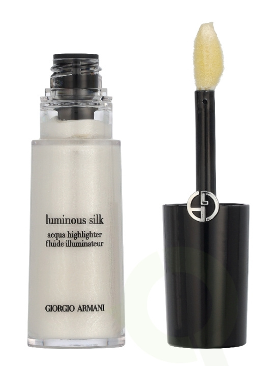Armani Luminous Silk Acqua Highlighter 12 ml in de groep BEAUTY & HEALTH / Makeup / Make-up gezicht / Contour/Highlight bij TP E-commerce Nordic AB (D45060)