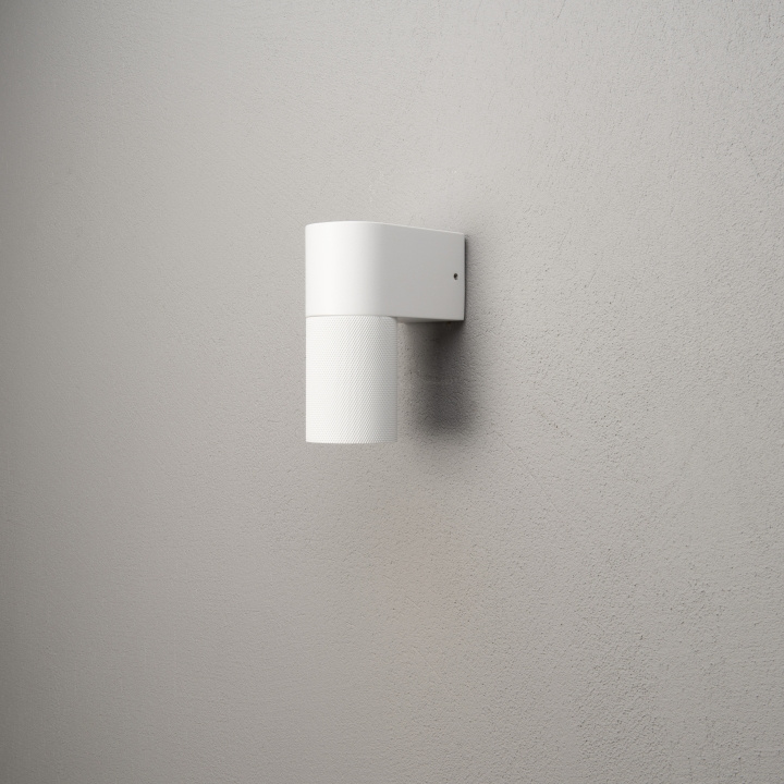 Konstsmide Vägglampa Temi ner GU10 vit Konstsmide in de groep HOME ELECTRONICS / Verlichting / Wandlampen bij TP E-commerce Nordic AB (D46036)