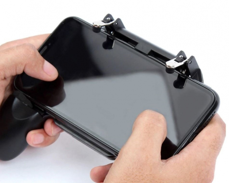 Gamepad voor smartphone met koeling en opladen