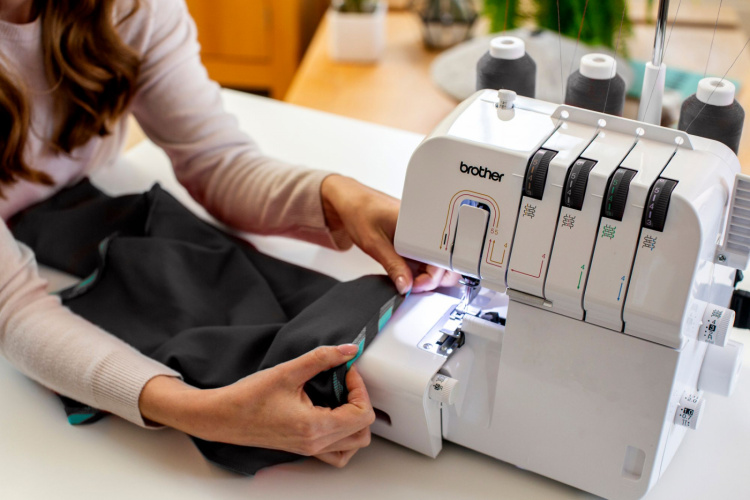 Brother Symaskin 3&4 Trådsoverlock Brother Symaskin 3&4 Trådsoverlock