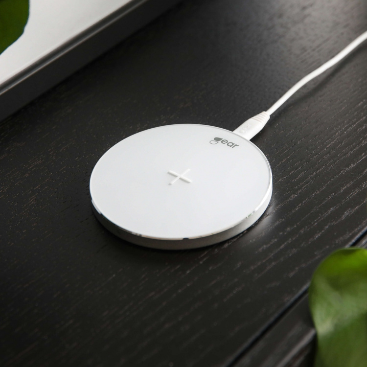 GEAR Wireless QI Charger 220V 5W 0,5-1A White GEAR Wireless QI Charger 220V 5W 0,5-1A White