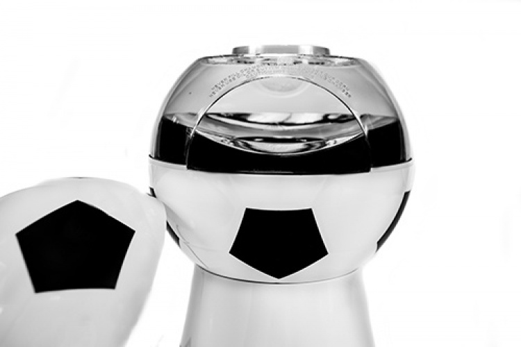 Adler popcornmachine die eruitziet als een voetbal Adler popcornmachine die eruitziet als een voetbal