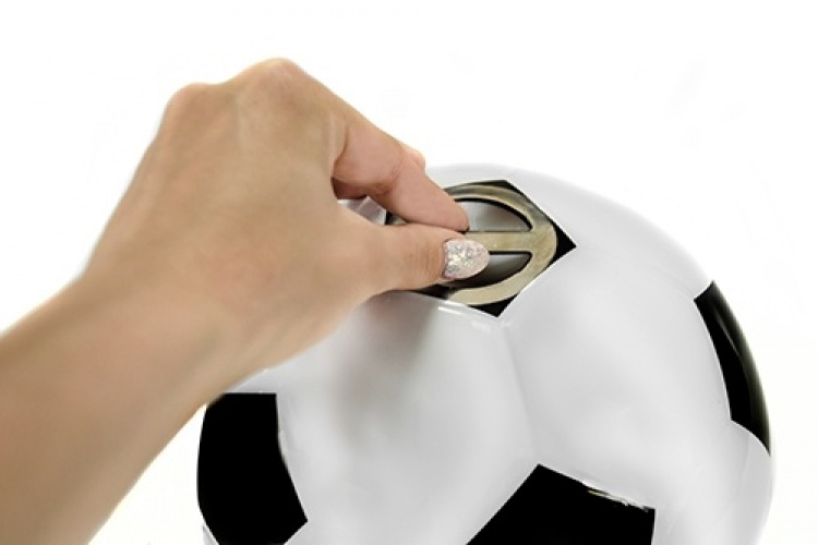 Adler popcornmachine die eruitziet als een voetbal Adler popcornmachine die eruitziet als een voetbal