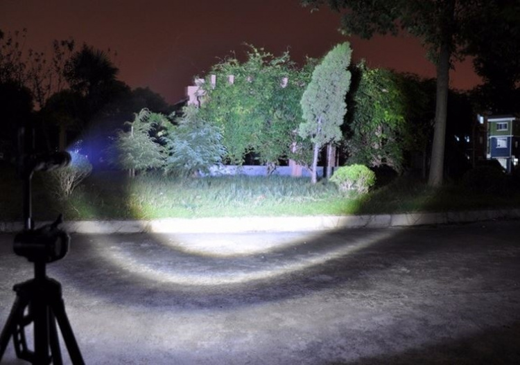 XML-T6 - waterdichte zaklamp met 3800 lumen en zoomeffect