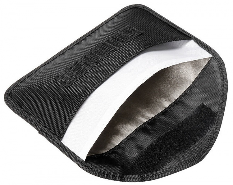 Zwarte tas met RFID-bescherming voor pasjes, telefoon, autosleutels etc.